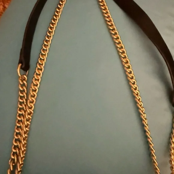 Designer Indpired Black Quilted Leather Shoulder Bag - Picture 15 of 16